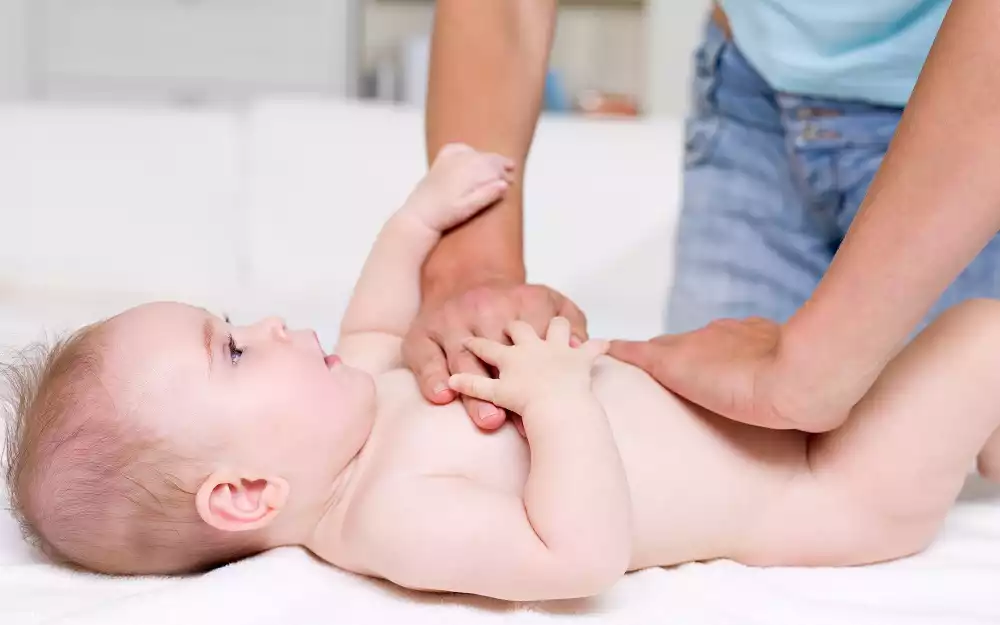 Wzmożone napięcie mięśniowe u niemowlaka - przyczyny i objawy