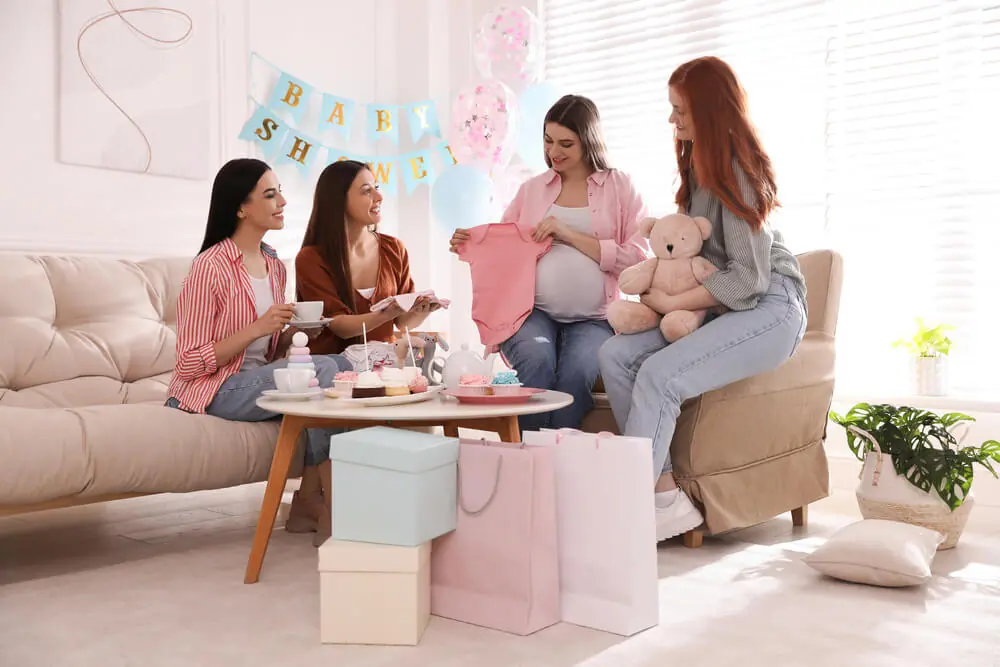 Najlepsze prezenty na baby shower – co podarować przyszłej mamie?